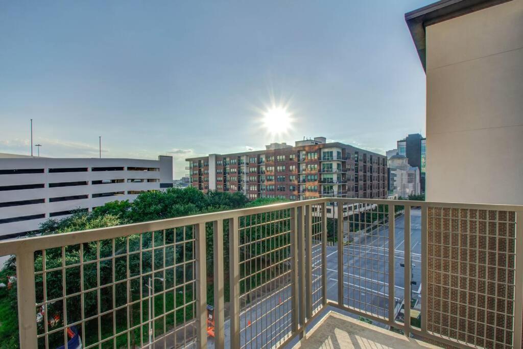 Best 5* Luxury Living Downtown Kingbed Suite Houston Bagian luar foto