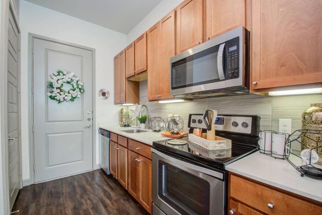 Best 5* Luxury Living Downtown Kingbed Suite Houston Bagian luar foto