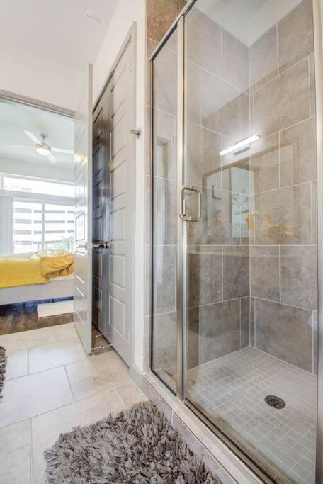Best 5* Luxury Living Downtown Kingbed Suite Houston Bagian luar foto
