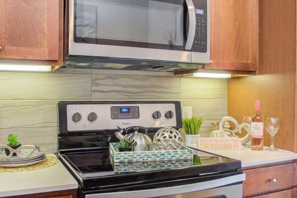 Best 5* Luxury Living Downtown Kingbed Suite Houston Bagian luar foto