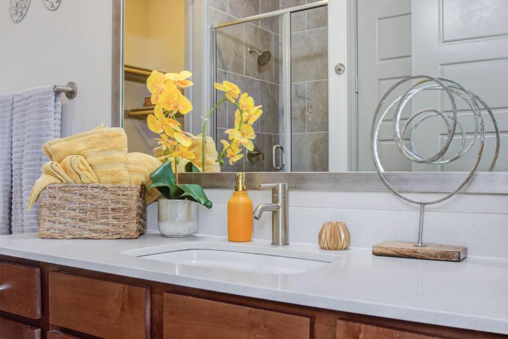 Best 5* Luxury Living Downtown Kingbed Suite Houston Bagian luar foto